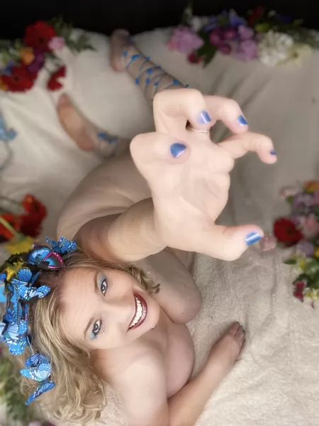 Want do you think I want to grab? 💋 by Traci_Love