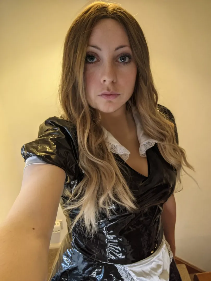 Want me as your housewife? 👅 posted by BDSMPony