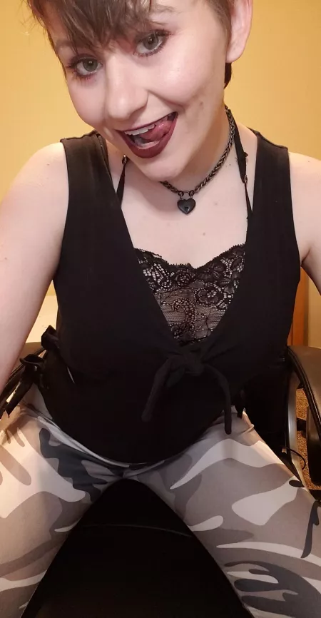 want me to be your boifriend ;) hehe by Elvishgirl