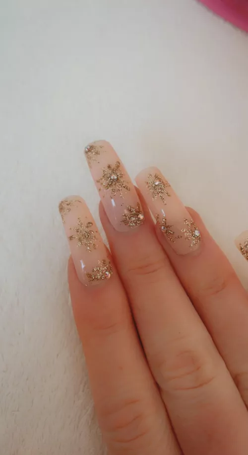 Want me to scratch you by missfeetandfingers