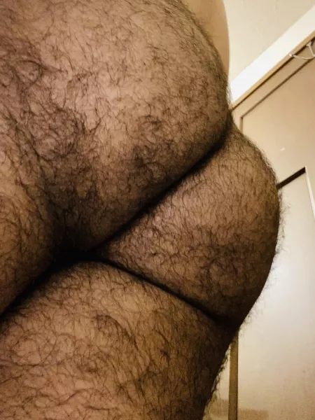 Want me to sit on you? by Bean_th1ck