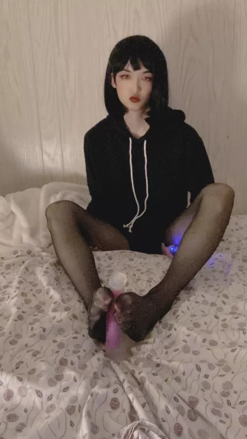 Want my nylon toes curled up on your cock? 👣 by kristenkatana