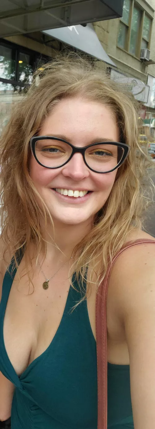 Want Some Sugar? 💚😘(29/F) by Sunkissed7777