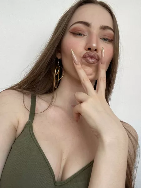 Want something hard between 😈 by Rabbitdebit