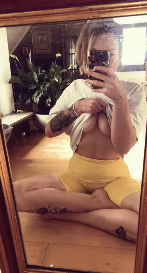 Want something new and different? Join my OF for free 🎀💜🎀 by teasingtussi