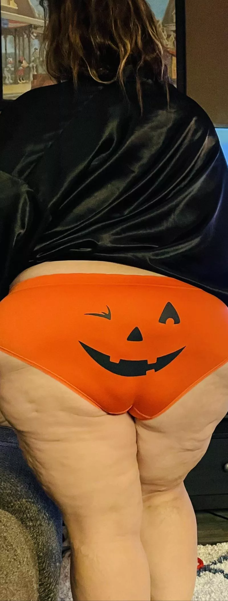 Want to be the candle in my 🎃 posted by Kennedyrose069