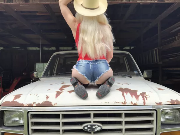 Want to drive down an old dirt road with me? by LinaLeggs