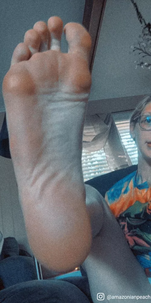 Want to get to know these pretty feet? 🙃 by Zealousideal_Nose152