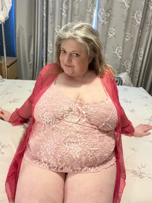 Want to kneel at my feet for any reason? Mmm by bbwgilfuk