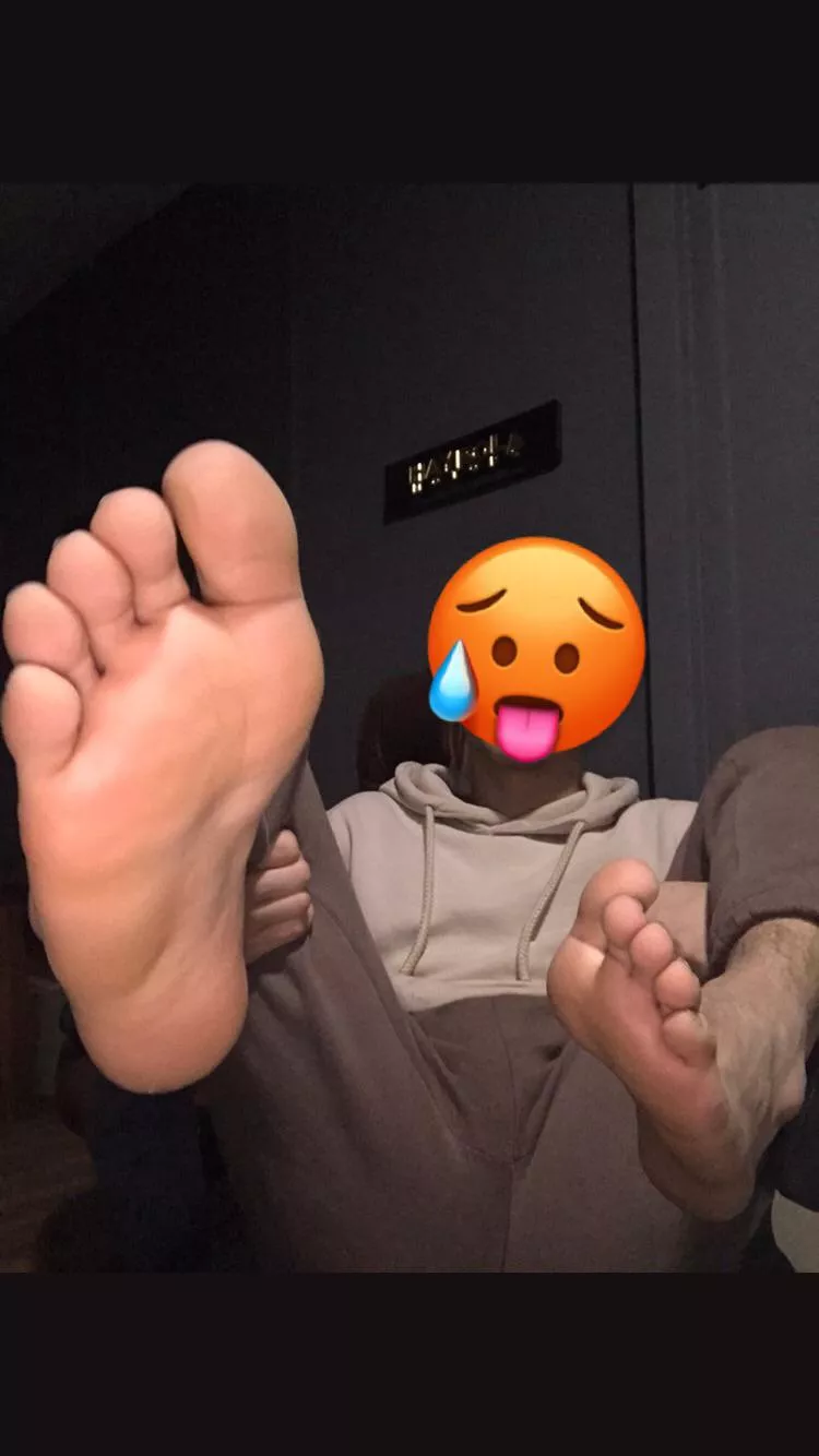 want to lick?😋😋😋😈 posted by UnderstandingDeep789