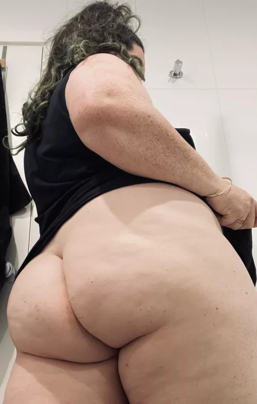 Want to lift my dress further? 🖤 by mumma-bat