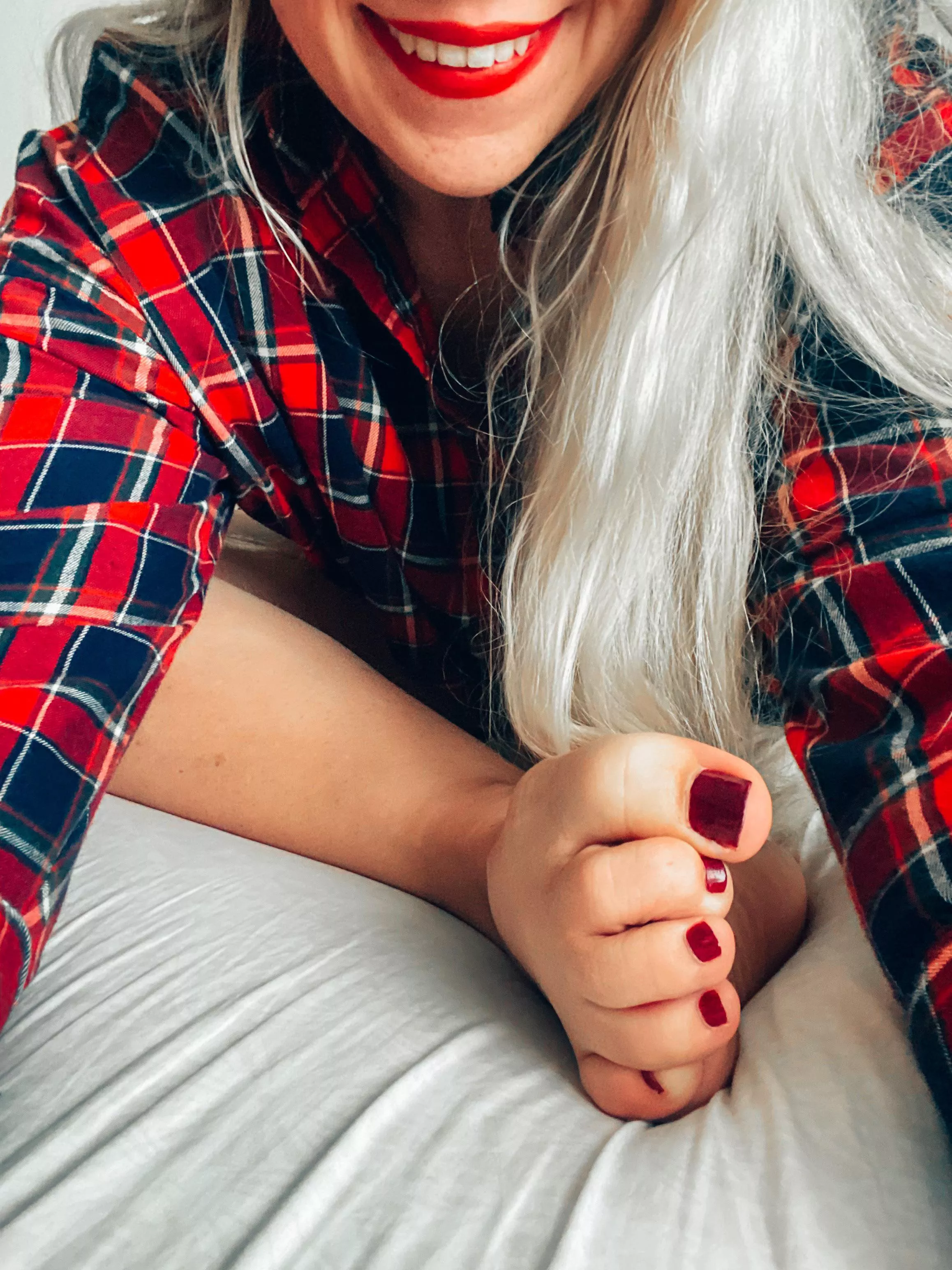 Want to make-out while you keep my toes warm?☺️ posted by littlemrsfeet2