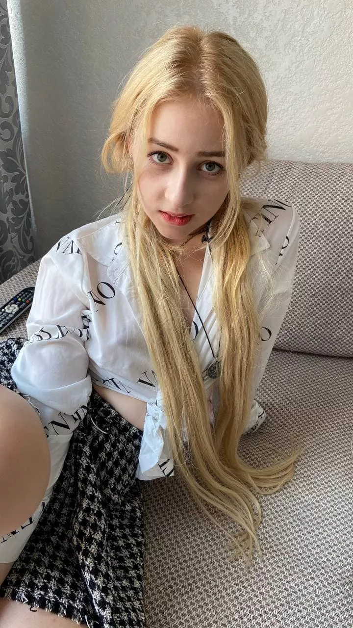 💋 Want to see all of my holes get filled? 💋 Don't miss a chance to get an advantage of my BARELY LEGAL PUSSY 💦 FREE ONLYFANS link below 👇 posted by Positive-Opposite187