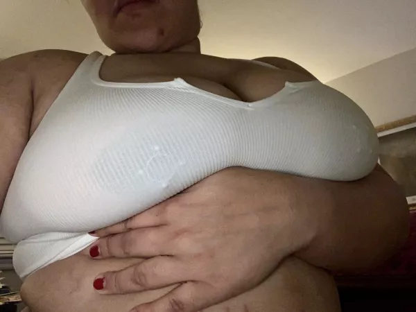 Want to see with the shirt off? 👀😉 by arimurphy_