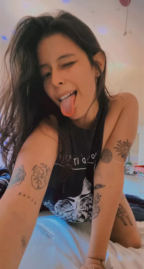 Want to smoke with me? 😈👅 by alesomozaa