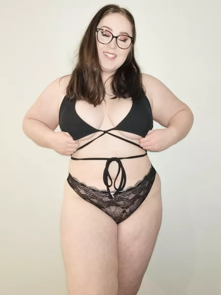 Want to taste my sweet pussy🤭😈 by khloeDavis