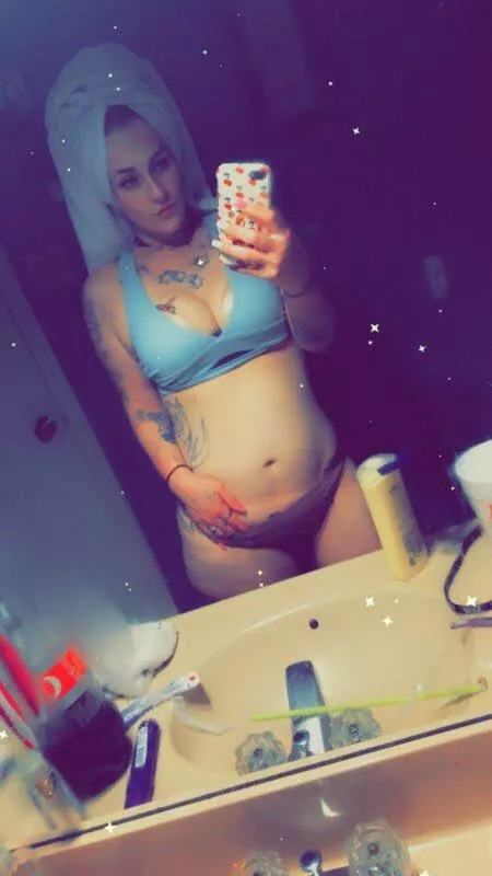 Wants to see more of my sexy mom bod? posted by ParisLove490