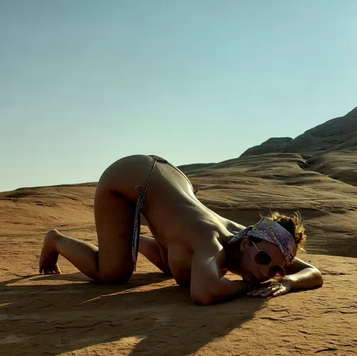 Warm topless puppy pose for you lovelies! I'm loving this sub, your comments make me feel so pretty 🥰 by thetiffanyflowers