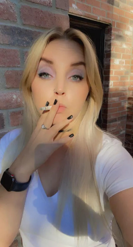 🚬 was almost gone but the lighting was on point by dee_after_dark