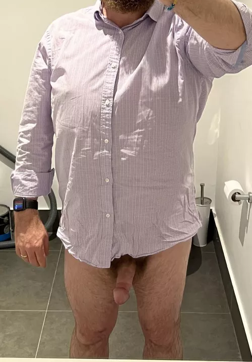 Was bullied into posting - so here’s a boring chunky dad bod (m)id 40’s work mirror selfie. by Patrecharound