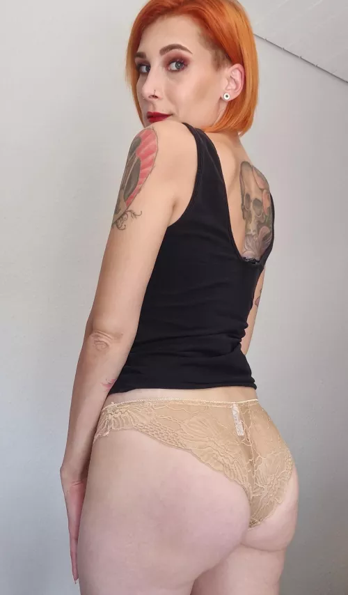 Was feeling a bit cheeky today 🔥 by MissAllieJay