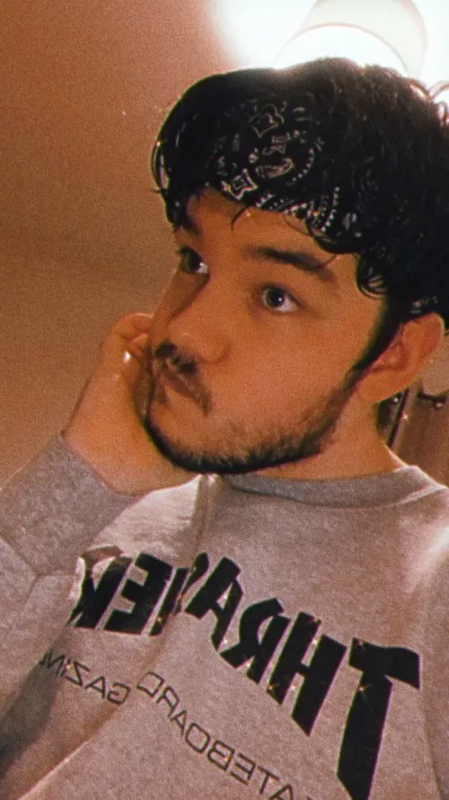 was feeling some type of way when i took this 🙃 what do u think 👀🤷‍♂️ by alxsdair