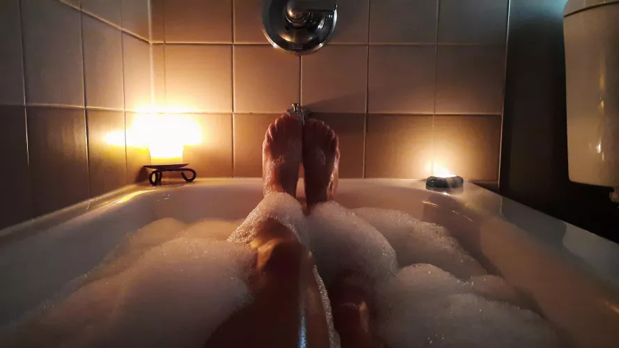 Was in a car accident so now I have to take care of this body - and those yummy feet. Who likes soaked toes? 😘🧼🛁 by holeysocks9876