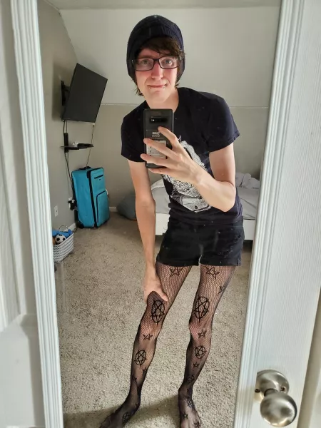 Was in a rush just throw this to getter going to the mall to shop with some friends nyan by FemboiBuiltThicc