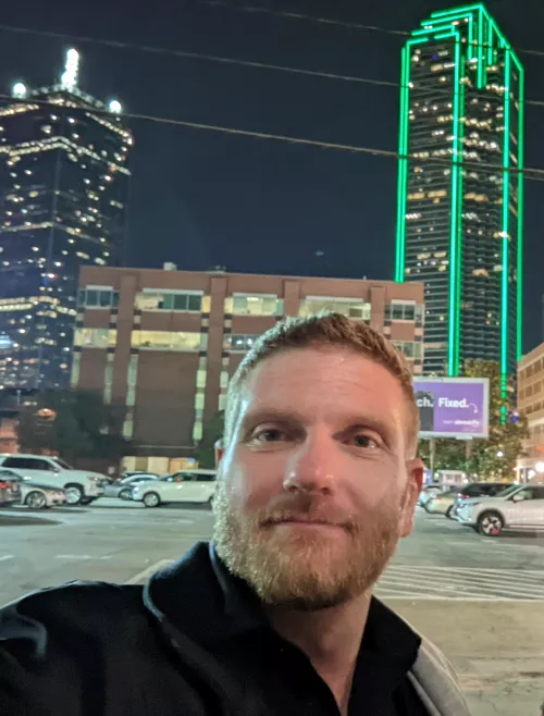 Was in town for a concert a couple days ago. Met a very nice guy :) by jkbyron