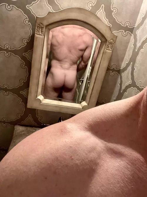 Was told by another Redditor that my ass was fra(m)ed like a work of art by buffginger