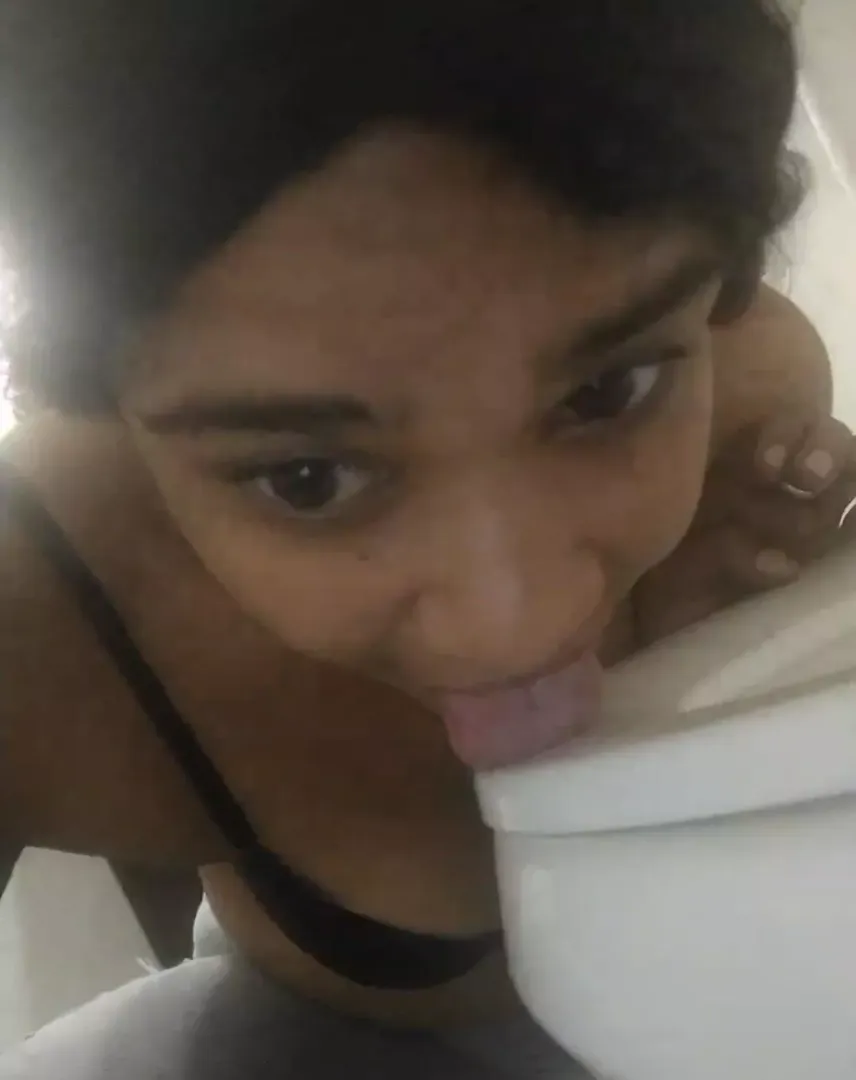 was told to lick my hotel seat toilet and post it 😩 just being the limitless n***** mom I’m told I am daily 👅 KIK// FineAssSub posted by FineGhettoSub