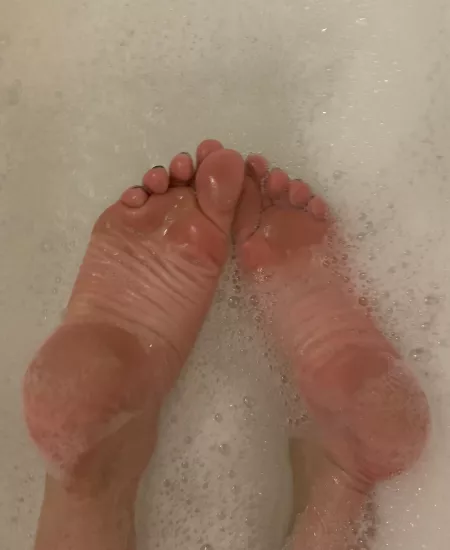 Wash my feet by FeetGoddessLora