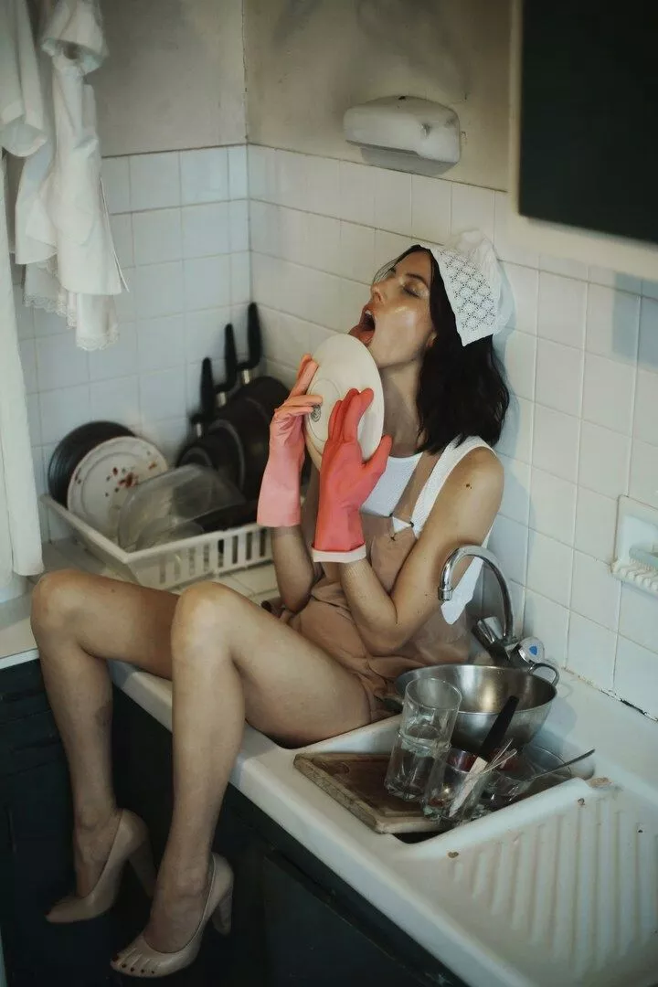 Washing the Dishes posted by subspacecadets