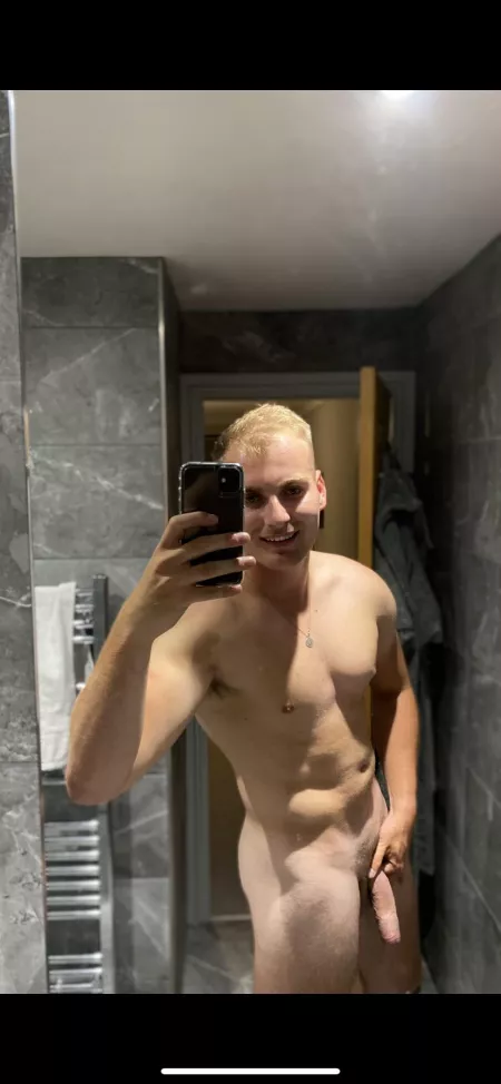 Watch it grow when you make me hard 😉 by fitneszfreddie