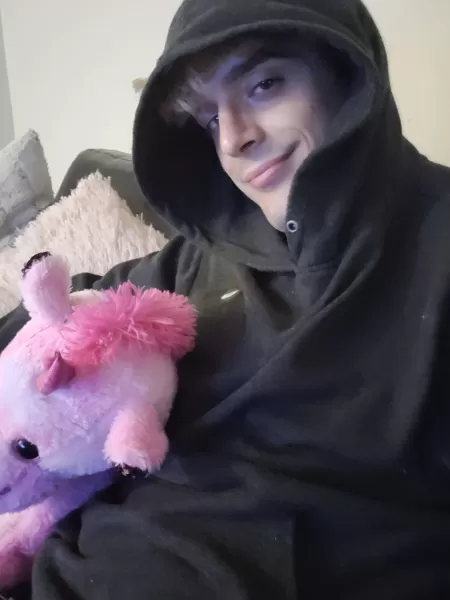 Watching some star wars and stoned wished someone would join me.😊😊😜😜 by AlienHooman