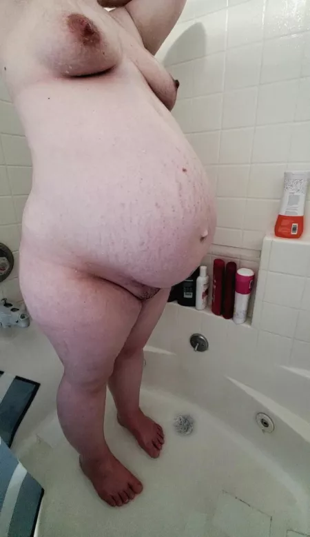 We love shower pics ☺ by nenimapa