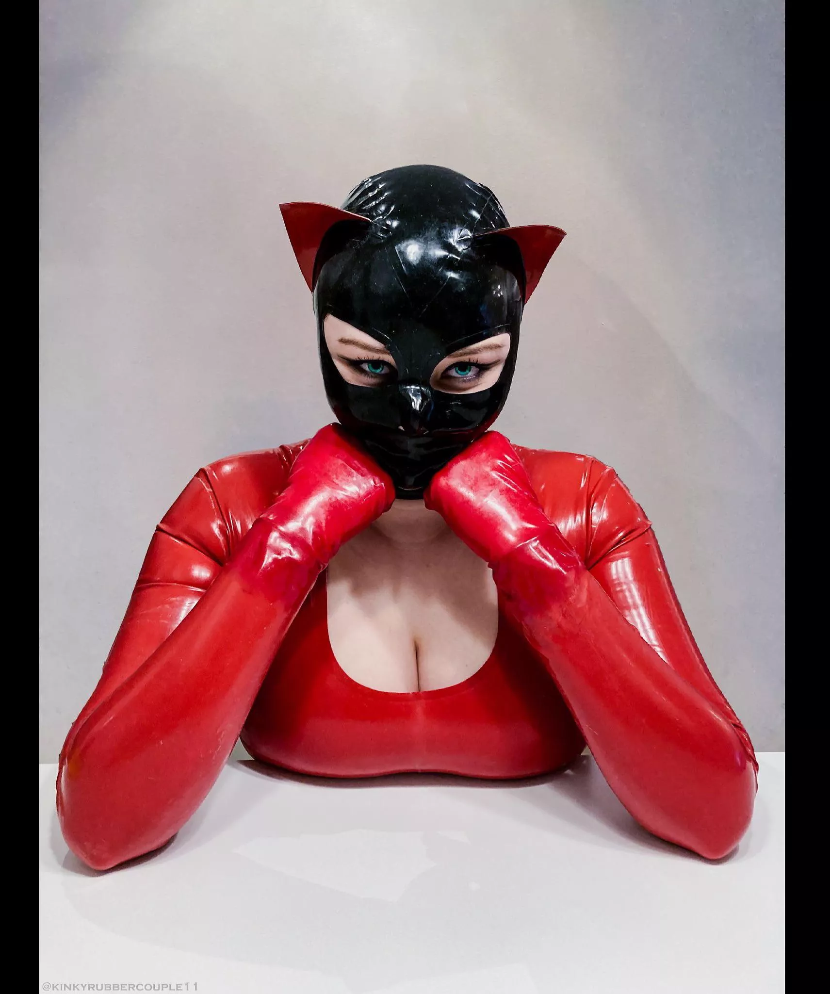 We need to talk... posted by kinkyrubbercouple