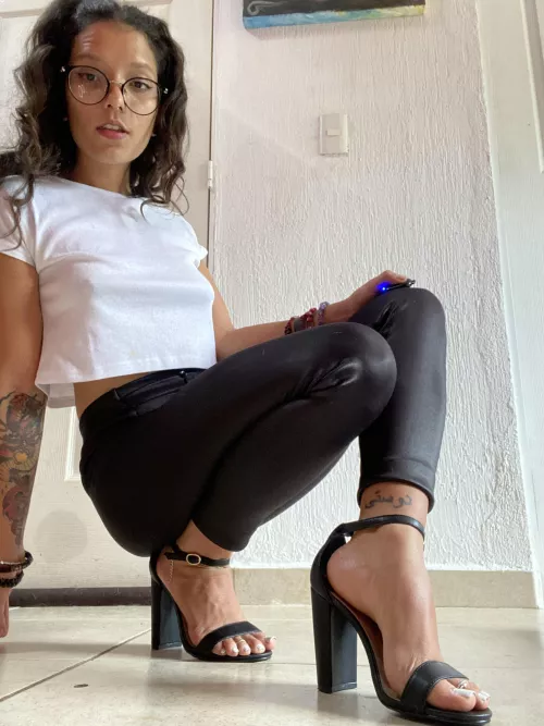 Weak me, on your knees! by kalaspicsxo