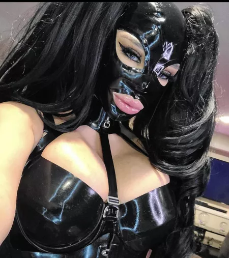 Wear a mask they say (IG: @ice_queen_co) by double_clone