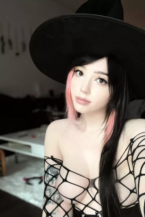 Wearing fishnets by _puppi