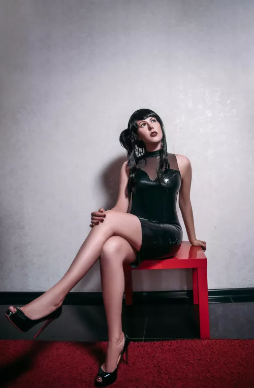 Wearing my fav latex dress by Niamh_Satie