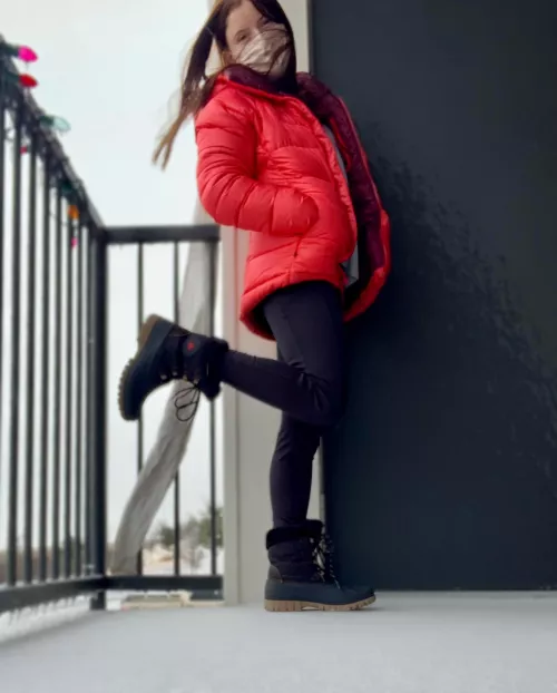 Wearing my fleece leggings for this very cold day! (Texan, not used to this 🥶) by NastyNatasha699