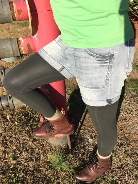 Weather is cooling, that means latex leggings! by LatexYum