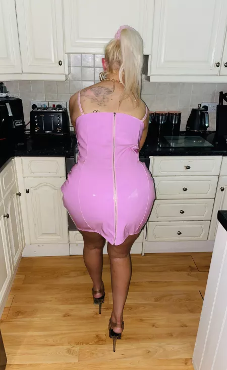 Welcome to Barbie’s kitchen by sparkly-and-savage