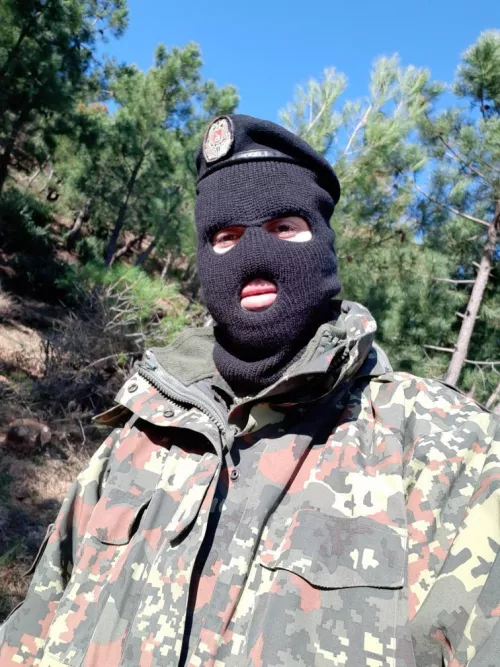 Well its kinda cold here but id still get u naked 😳 by lazy-soldier