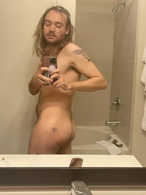 Well. There is my butt! by Infinitetwinstar