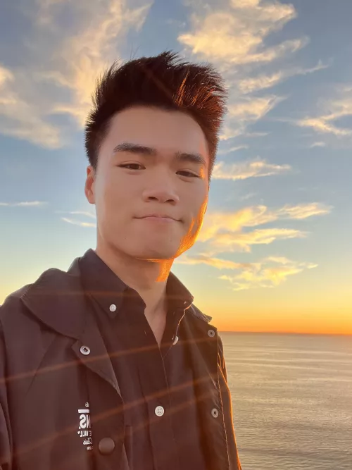 Went hiking to see the sunset, and I managed to take this pic while I was up there by Pupunovich