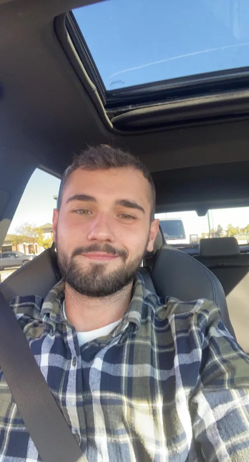 Went on a second date this afternoon and it went great! Had our first kiss and he said I left him speechless. Just the ego boost I needed 😂 by daddydonns