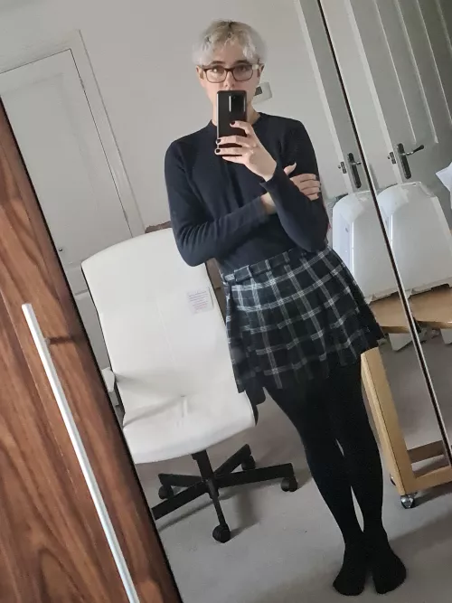 Went out in fem clothing and makeup for the first time by TwinkIssy