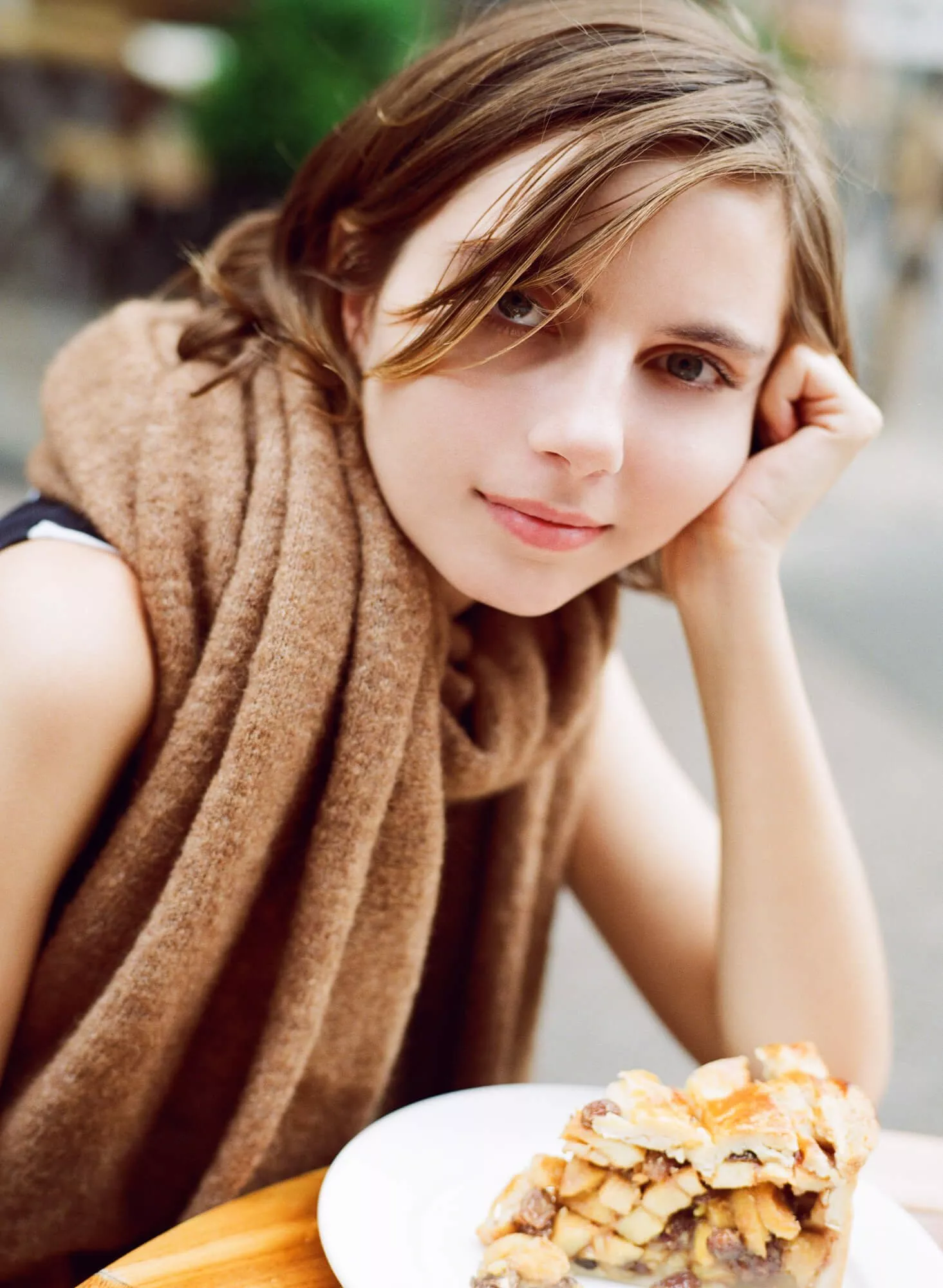 We're on a date at a cafe in Amsterdam. What story are you telling me? posted by liararoux